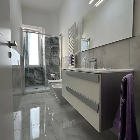 Апартаменты The King's House - *